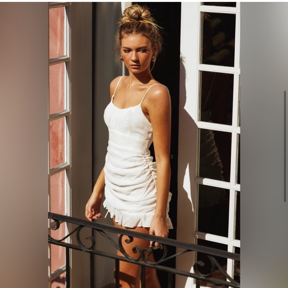 SELFIE LESLIE gauze White spaghetti straps RUCHED SIDE MINI DRESS Sz Small